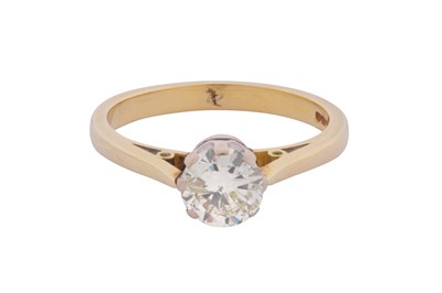 Lot 322 - A SINGLE-STONE DIAMOND RING