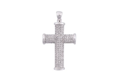 Lot 138 - A DIAMOND CROSS PENDANT