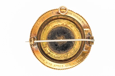 Lot 55 - A MID 19TH CENTURY ONYX AND SEED PEARL MOURNING BROOCH