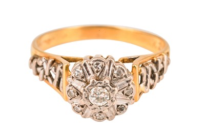 Lot 14 - A DIAMOND RING