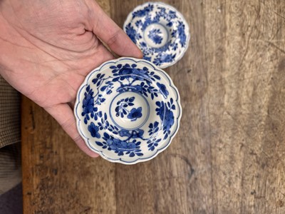 Lot 2 - A PAIR OF CHINESE BLUE AND WHITE SALTS