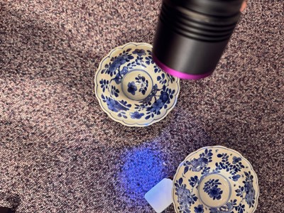 Lot 2 - A PAIR OF CHINESE BLUE AND WHITE SALTS