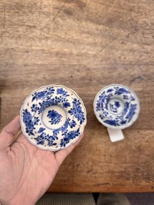 Lot 2 - A PAIR OF CHINESE BLUE AND WHITE SALTS