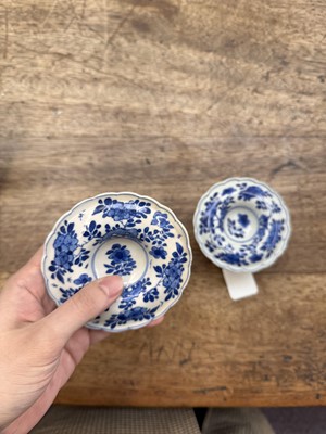 Lot 2 - A PAIR OF CHINESE BLUE AND WHITE SALTS