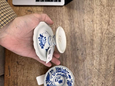 Lot 2 - A PAIR OF CHINESE BLUE AND WHITE SALTS