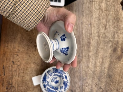 Lot 2 - A PAIR OF CHINESE BLUE AND WHITE SALTS