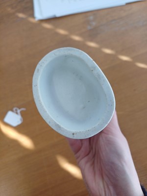 Lot 473 - A Chinese glazed biscuit figure group, Qing dynasty, Qianlong period