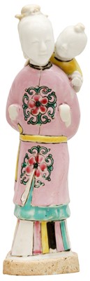 Lot 81 - A CHINESE FAMILLE-ROSE 'LADY AND CHILD' FIGURE