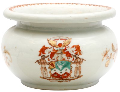 Lot 53 - A CHINESE EXPORT ARMORIAL POT