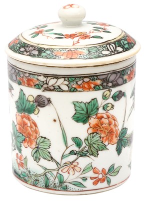 Lot 36 - A SMALL CHINESE FAMILLE-VERTE POT AND COVER