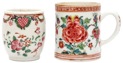 Lot 62 - A CHINESE FAMILLE-ROSE CUP AND A POT