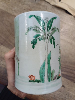 Lot 424 - A Chinese famille-verte 'figural' brush pot, Qing dynasty, Kangxi period