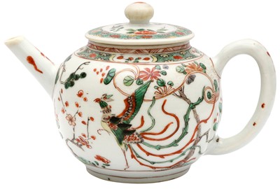 Lot 19 - A CHINESE FAMILLE-VERTE 'PHOENIX' TEAPOT AND COVER