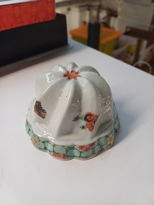 Lot 20 - A RARE CHINESE FAMILLE-VERTE PUDDING OR JELLY MOULD