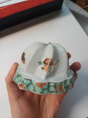 Lot 20 - A RARE CHINESE FAMILLE-VERTE PUDDING OR JELLY MOULD
