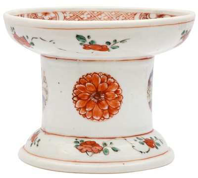 Lot 21 - A CHINESE FAMILLE-VERTE 'BUTTERFLIES' SALT