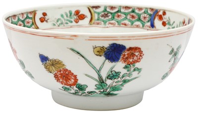 Lot 26 - A CHINESE FAMILLE-VERTE 'BLOSSOMS' BOWL