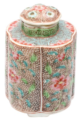 Lot 93 - A CHINESE FAMILLE-ROSE 'BLOSSOMS' TEA CADDY AND COVER