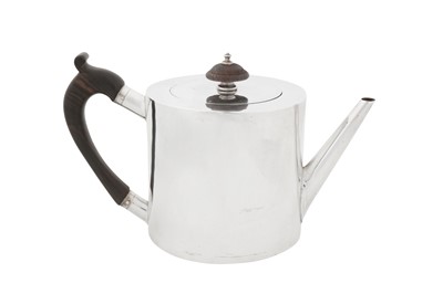 Lot 465 - A George III Irish sterling silver teapot, Dublin circa 1780 by John Laughlin jnr (probably)