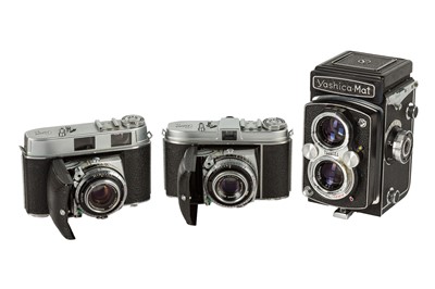 Lot 203 - A Selection of Mid-Century Cameras