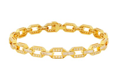 Lot 50 - A DIAMOND BRACELET