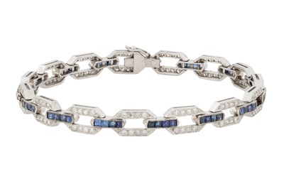 Lot 33 - A SAPPHIRE AND DIAMOND BRACELET