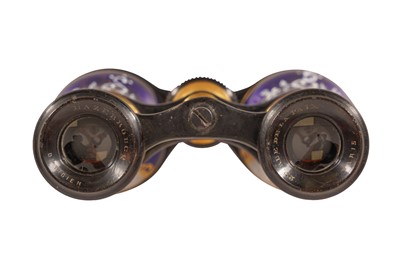 Lot 301 - A PAIR OF FRENCH ENAMELLED OPERA GLASSES, LATE 19TH CENTURY