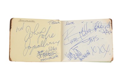 Lot 321 - Autograph Album.- Pop Music, 1960s