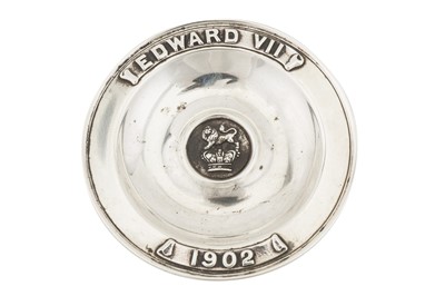 Lot 213 - An Edwardian sterling silver Royal commemorative dish, London 1901 by messrs Barnard