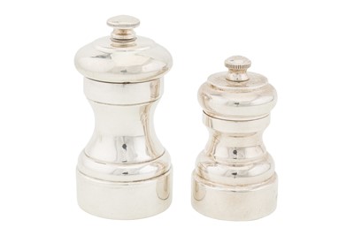 Lot 209 - An Elizabeth II sterling silver pepper grinder, London 1980 by Bruford and Heming Ltd