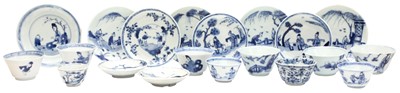 Lot 108 - A GROUP OF CHINESE BLUE AND WHITE CERAMICS