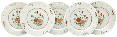 Lot 162 - FIVE CHINESE EXPORT FAMILLE-ROSE DISHES