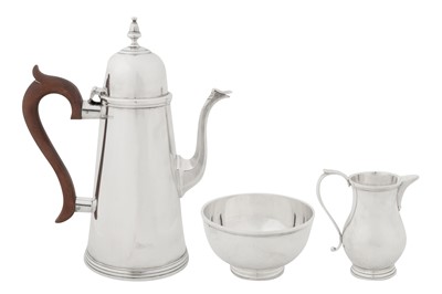 Lot 380 - An Elizabeth II sterling silver coffee pot, Birmingham 1968 by J B Chatterley and Sons Ltd