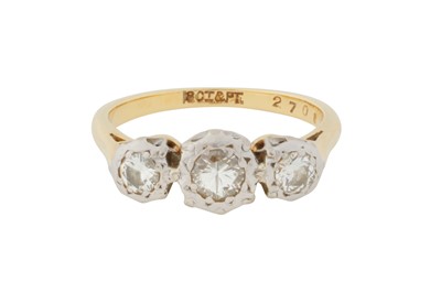 Lot 171 - A THREE-STONE DIAMOND RING