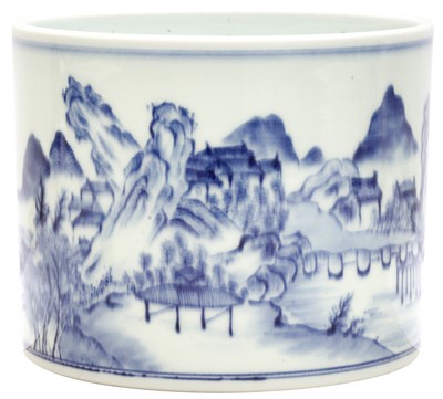 Lot 393 - A CHINESE BLUE AND WHITE BRUSH POT, BITONG