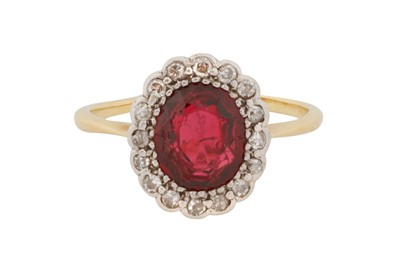 Lot 178 - A RUBY AND DIAMOND CLUSTER RING