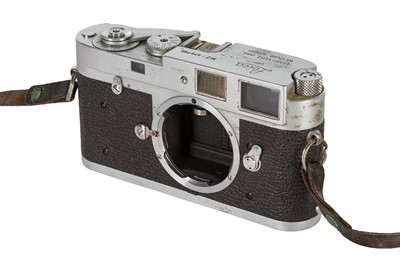 Lot 46 - A Leica M2 Rangefinder Camera Body