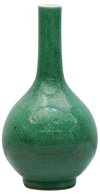 Lot 131 - A CHINESE MONOCHROME APPLE GREEN-GLAZED VASE