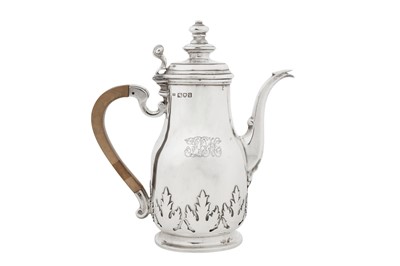 Lot 371 - A George V sterling silver coffee pot, London 1911 by Sebastian Garrard