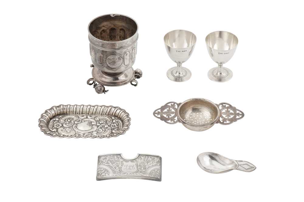 Lot 258 - An early 20th century German silver beaker, Hanau by Neresheimer, import marks for Chester 1907 by Berthhold Muller