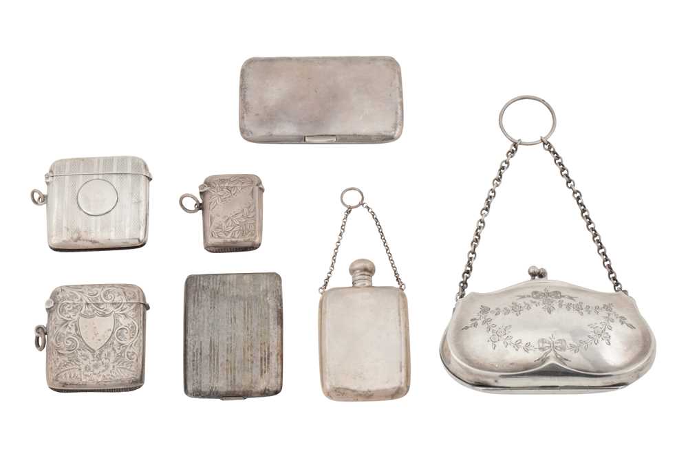 Lot 197 - A mixed group of sterling silver vesta cases