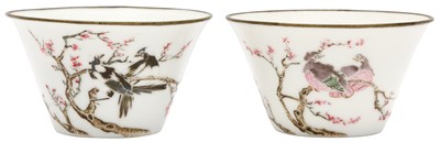 Lot 118 - A PAIR OF CHINESE FAMILLE-ROSE CUPS