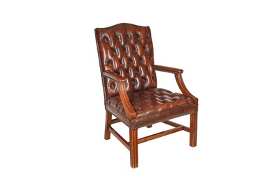 Lot 239 - A GAINSBOROUGH MAHOGANY BROWN BUTTONED LEATHER UPHOLSTERED ARMCHAIR, SECOND HALF OF THE 20TH CENTURY