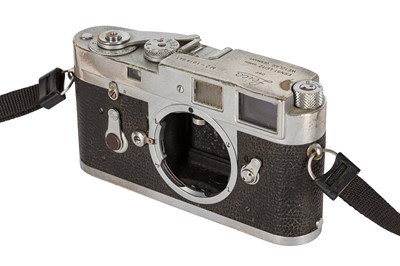 Lot 47 - A Leica M2 Rangefinder Camera Body