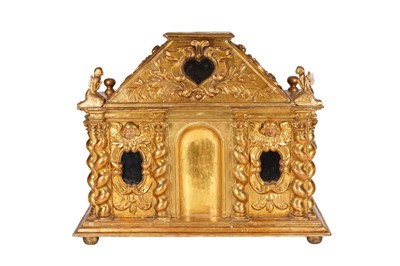 Lot 258 - AN 18TH CENTURY SPANISH GILTWOOD RELIQUARY CASKET