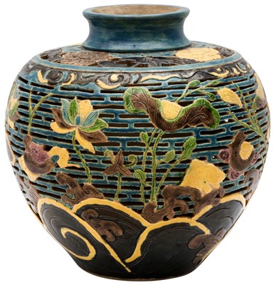 Lot 381 - A CHINESE MING-STYLE FAHUA RETICULATED JAR