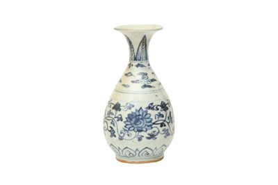 Lot 343 - A CHINESE BLUE AND WHITE 'LOTUS SCROLL' VASE, YUHUCHUNPING