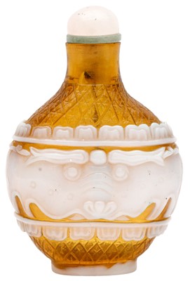 Lot 291 - A CHINESE BEIJING OVERLAY GLASS 'ARCHAISTIC' OVERLAY SNUFF BOTTLE