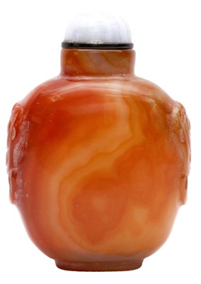 Lot 308 - A LARGE CHINESE AGATE SNUFF BOTTLE