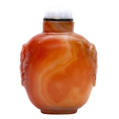 Lot 749 - A large Chinese agate snuff bottle, 19th century